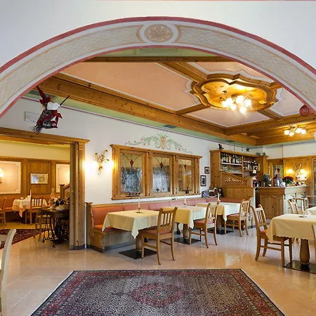 La Maison Wellness & 4* Alleghe