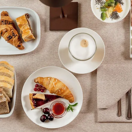 Отель La Maison Wellness &