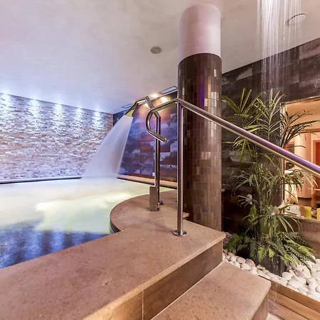 La Maison Wellness & Szálloda Alleghe